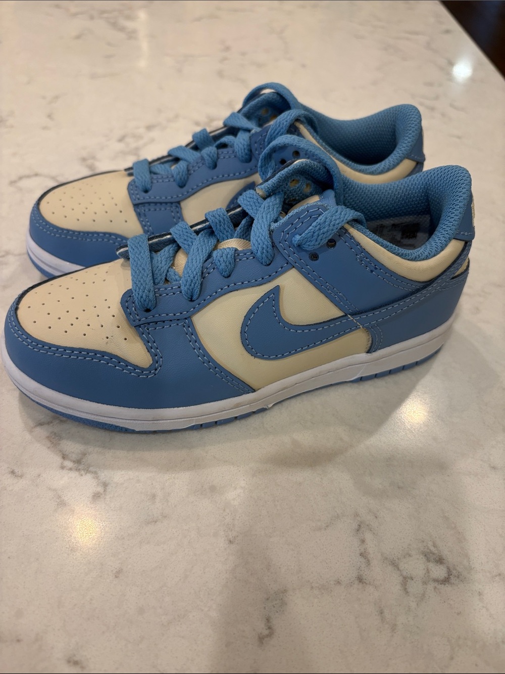 Nike Kids Low-Top Sneakers in Sky Blue and Cream